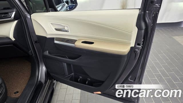 Toyota Sienna 2023 — Photo 17/34