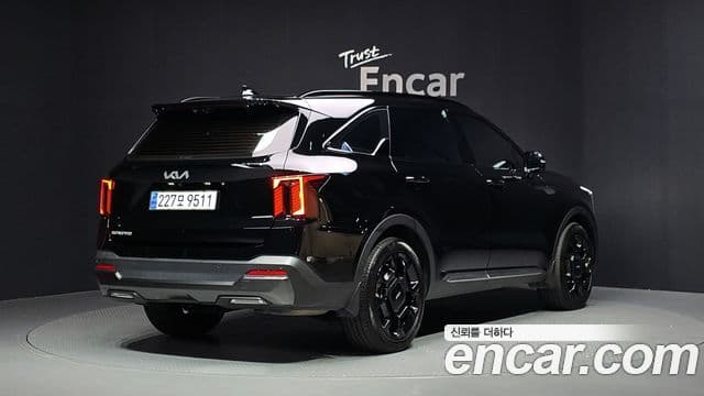 Kia Sorento 2023 — Фото 2/20