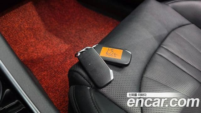 Kia K5 2019 — Şəkil 33/35