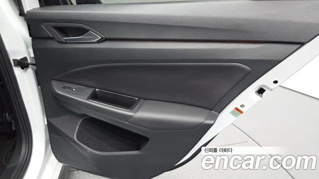 Volkswagen Golf 2024 — Şəkil 25/33