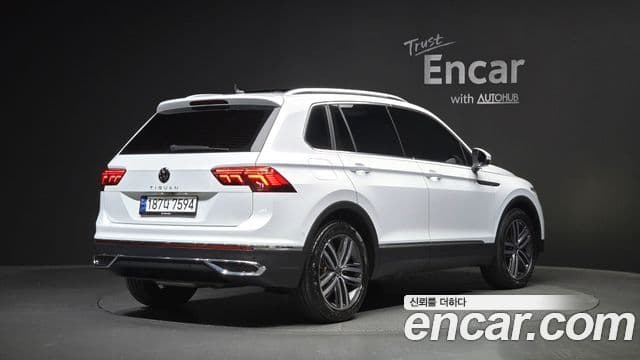 Volkswagen Tiguan 2023 — Şəkil 15/31