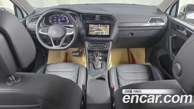 Volkswagen Tiguan 2023 — Şəkil 27/31
