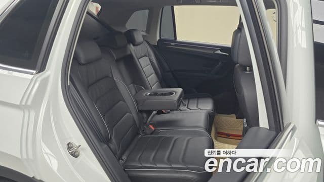 Volkswagen Tiguan 2023 — Şəkil 12/31