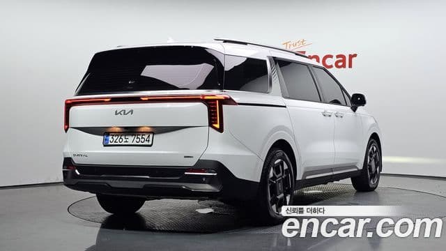 Kia Carnival 2024 — Фото 2/20