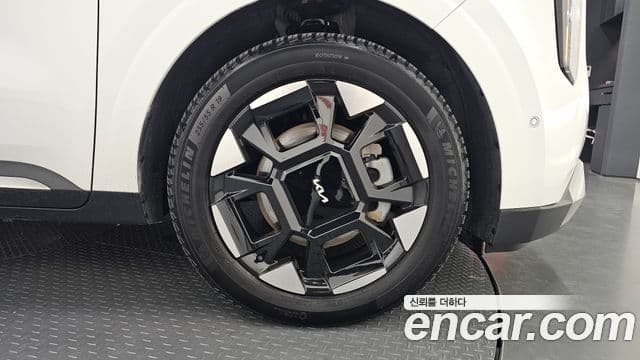 Kia Carnival 2024 — Photo 29/30