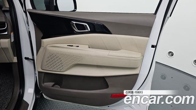 Kia Carnival 2024 — Photo 18/30