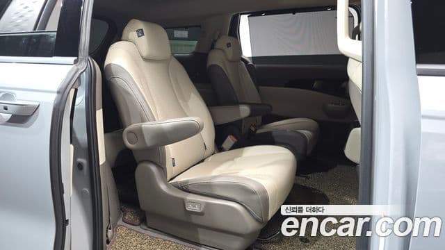 Kia Carnival 2024 — Фото 12/20