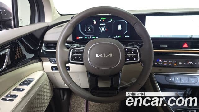 Kia Carnival 2024 — Фото 13/20