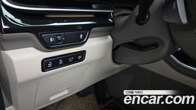 Kia Carnival 2024 — ფოტო 22/38