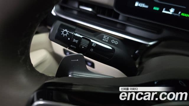 Kia Carnival 2024 — ფოტო 13/38