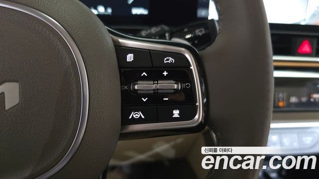 Kia Carnival 2024 — ფოტო 25/38