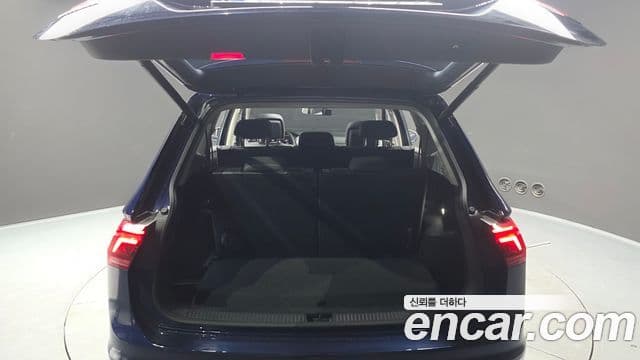 Volkswagen Tiguan Allspace 2023 — Фото 20/20
