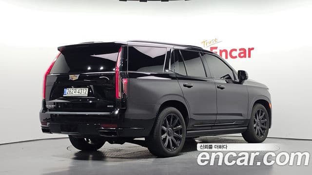 Cadillac Escalade 2023 — Photo 1/20