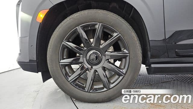 Cadillac Escalade 2023 — Photo 9/20