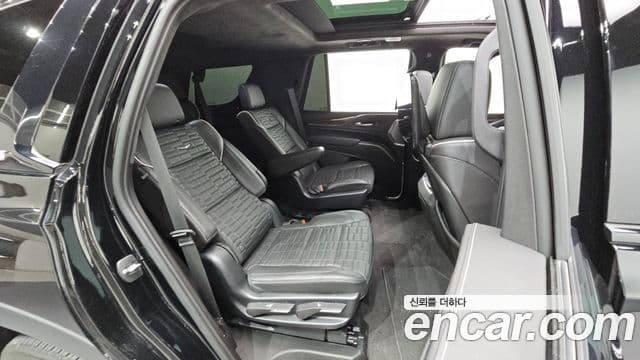 Cadillac Escalade 2023 — Photo 7/20