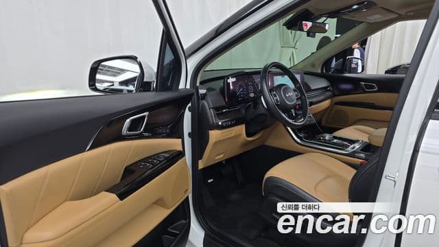 Kia Carnival 2022 — Фото 10/20