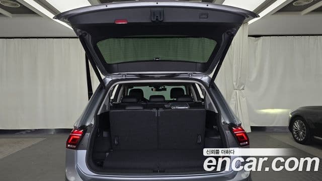 Volkswagen Tiguan Allspace 2023 — Фото 18/20
