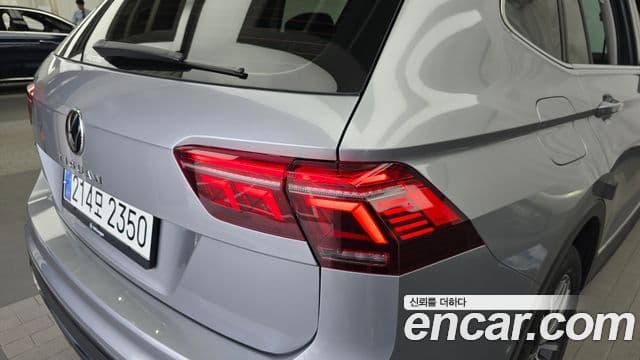 Volkswagen Tiguan Allspace 2023 — Photo 9/31