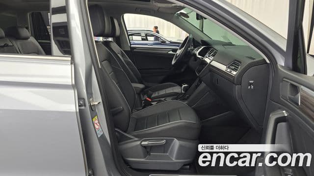 Volkswagen Tiguan Allspace 2023 — Photo 3/31