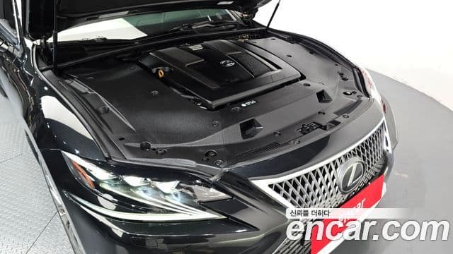 Lexus LS500 2019 — Photo 17/20