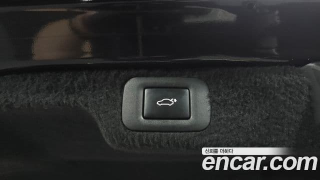 Lexus LS500 2019 — Photo 19/20