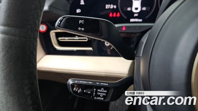 Porsche Taycan 2023 — Photo 23/37