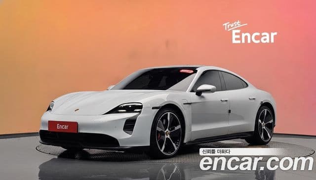 Porsche Taycan 2023 — Photo 8/37