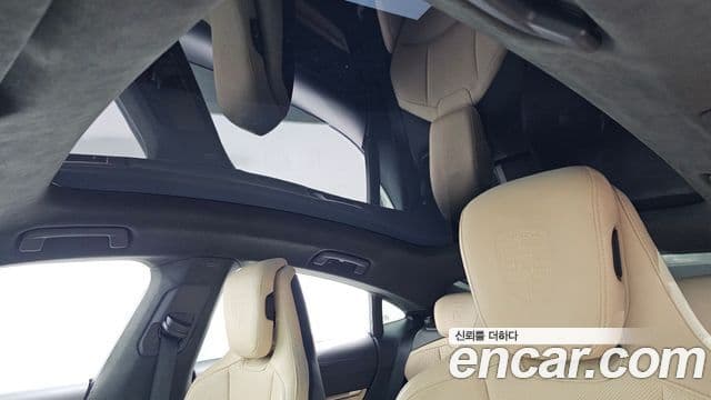 Porsche Taycan 2023 — Photo 22/37