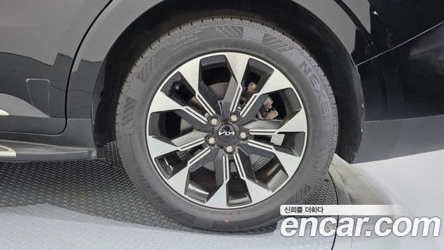 Kia Carnival 2023 — Şəkil 15/33