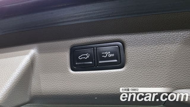 Kia Carnival 2023 — Şəkil 25/33