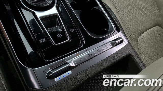 Kia Carnival 2023 — Şəkil 26/33