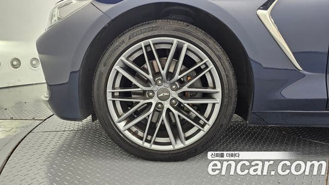 Genesis G70 2018 — Photo 17/32
