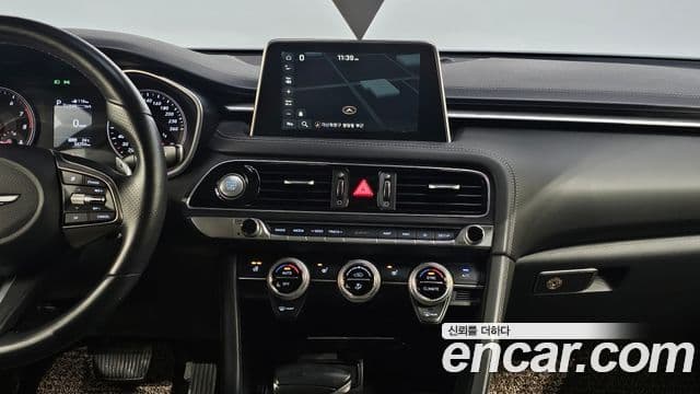Genesis G70 2018 — Photo 25/32