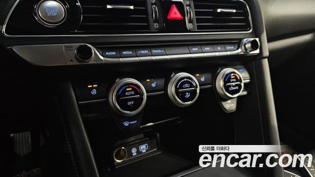 Genesis G70 2018 — Photo 13/32
