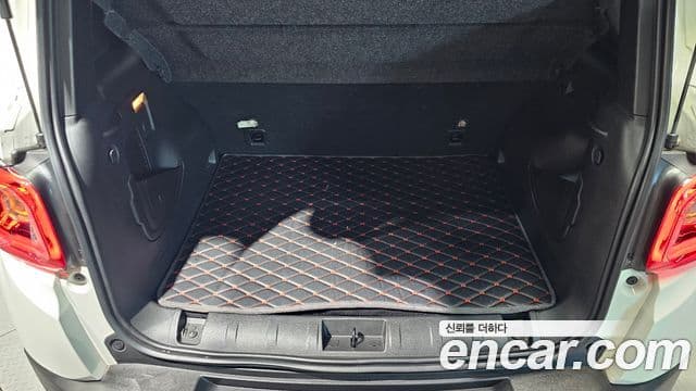 Jeep Renegade 2021 — ფოტო 13/30