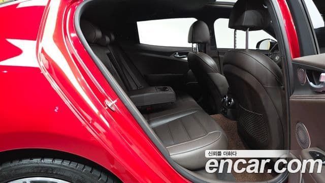 Kia Stinger 2020 — Фото 11/20