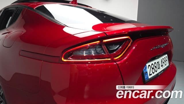 Kia Stinger 2020 — Şəkil 33/43