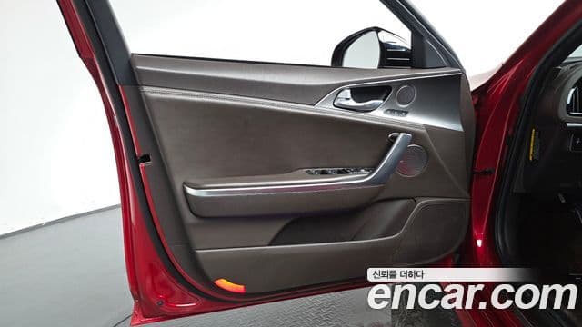 Kia Stinger 2020 — Şəkil 30/43
