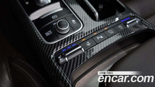 Kia Stinger 2020 — Şəkil 16/43