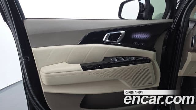 Kia Carnival 2022 — Photo 31/34