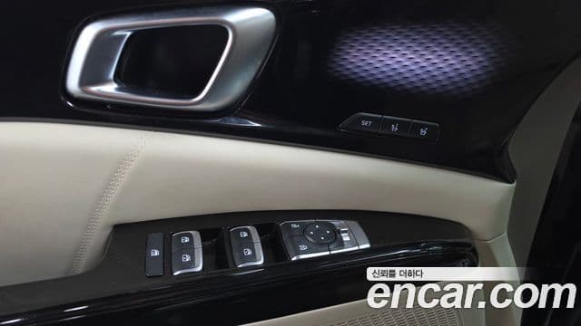 Kia Carnival 2022 — Photo 16/34