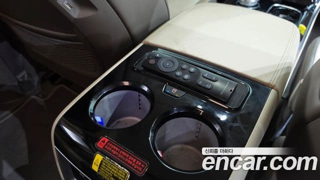 Kia Carnival 2022 — Photo 6/34