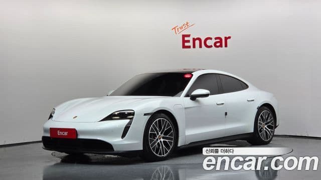 Porsche Taycan 2021 — Photo 15/20