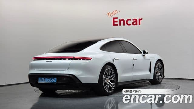 Porsche Taycan 2021 — Photo 4/20