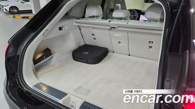Mercedes-Benz EQE SUV 2025 — ფოტო 14/19