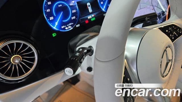 Mercedes-Benz EQE SUV 2025 — ფოტო 13/19
