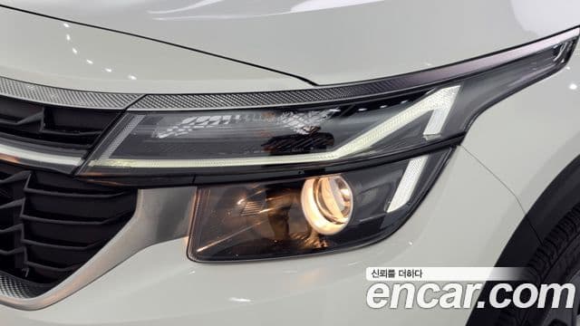 Kia Seltos 2024 — Şəkil 28/30