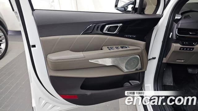 Kia Carnival 2025 — Photo 22/39