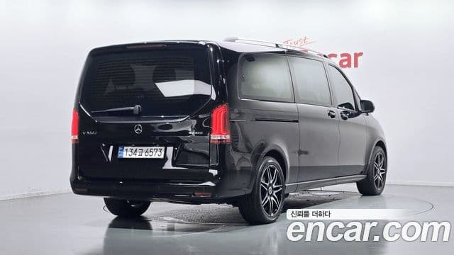 Mercedes-Benz V-Class 2021 — Фото 1/20