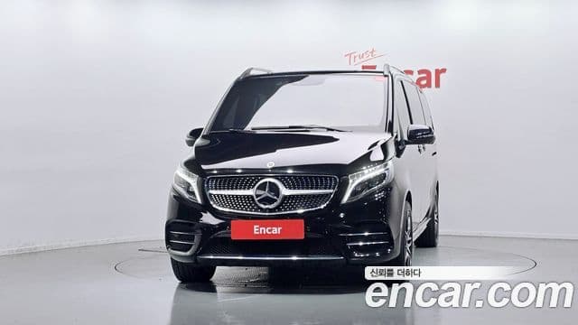 Mercedes-Benz V-Class 2021 — Фото 2/20